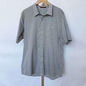 Travis Mathew Men's XL Gray Striped Short Sleeve Button-Up Shirt Casual Golf